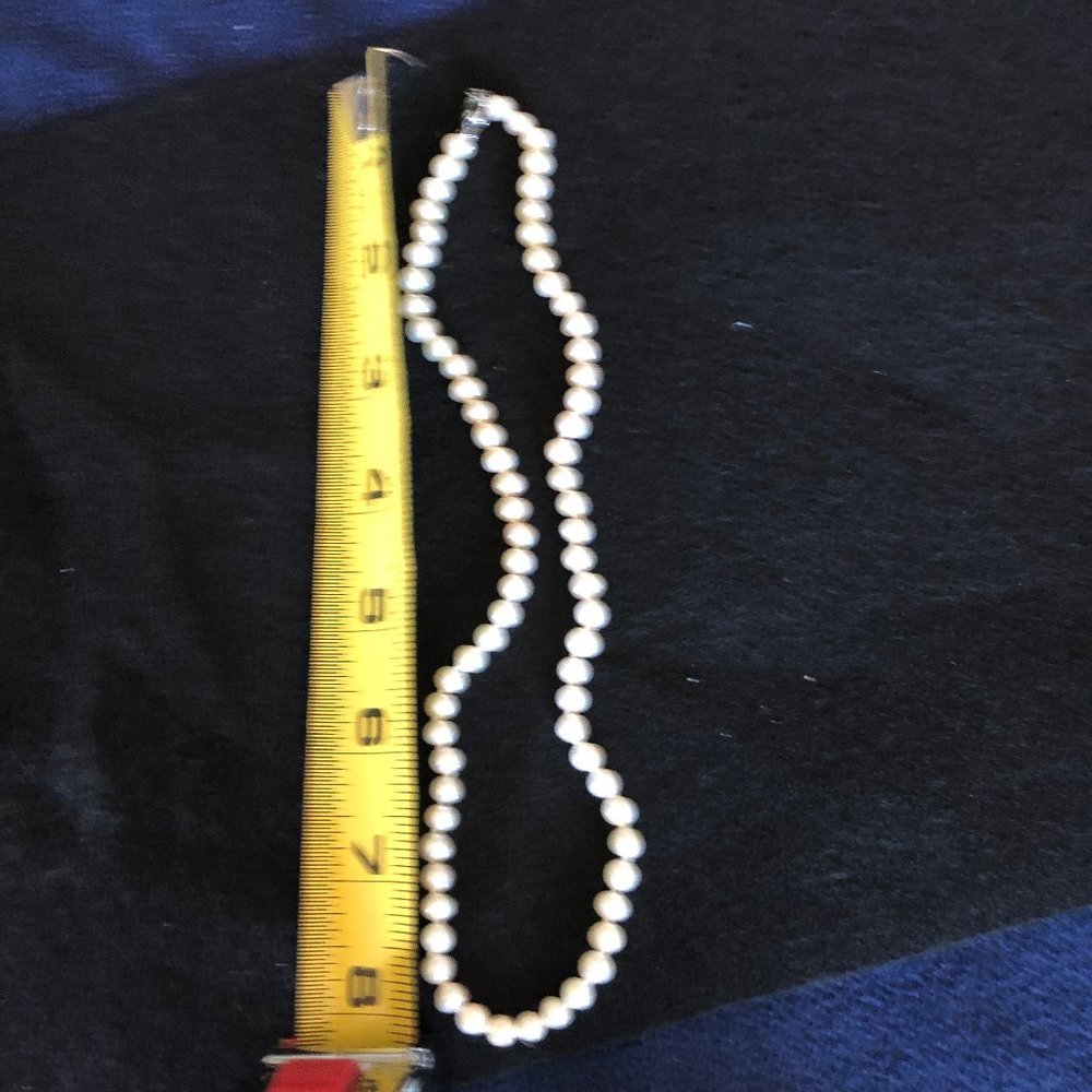 VINTAGE BEAUTIFUL SILVER CLASP ORIGINAL PEARLS